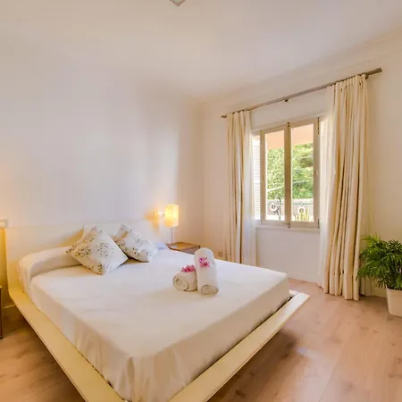 Stunning With Private Pool *