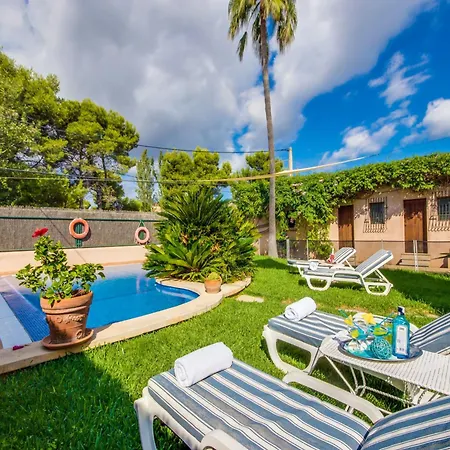 Stunning With Private Pool