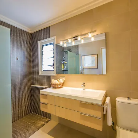 Stunning With Private Pool Holiday home *