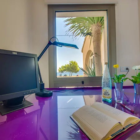 Holiday home Stunning With Private Pool *