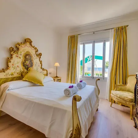 Stunning With Private Pool *
