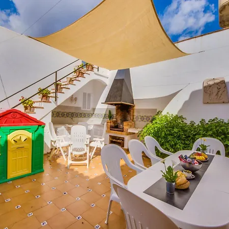 Holiday home Stunning With Private Pool *