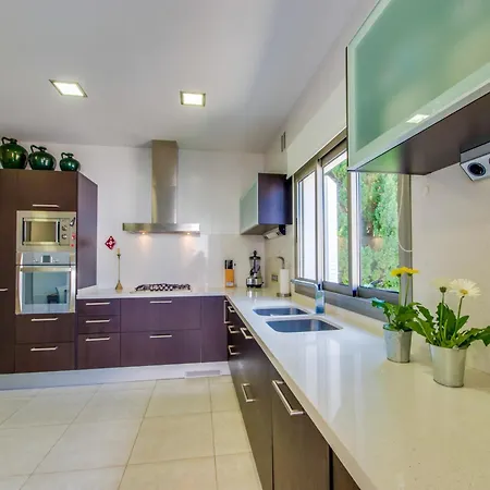 Stunning With Private Pool