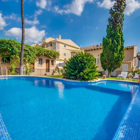 Stunning With Private Pool